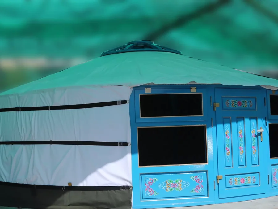 A 22t yurt with 2 front windows (Yurt #22331)