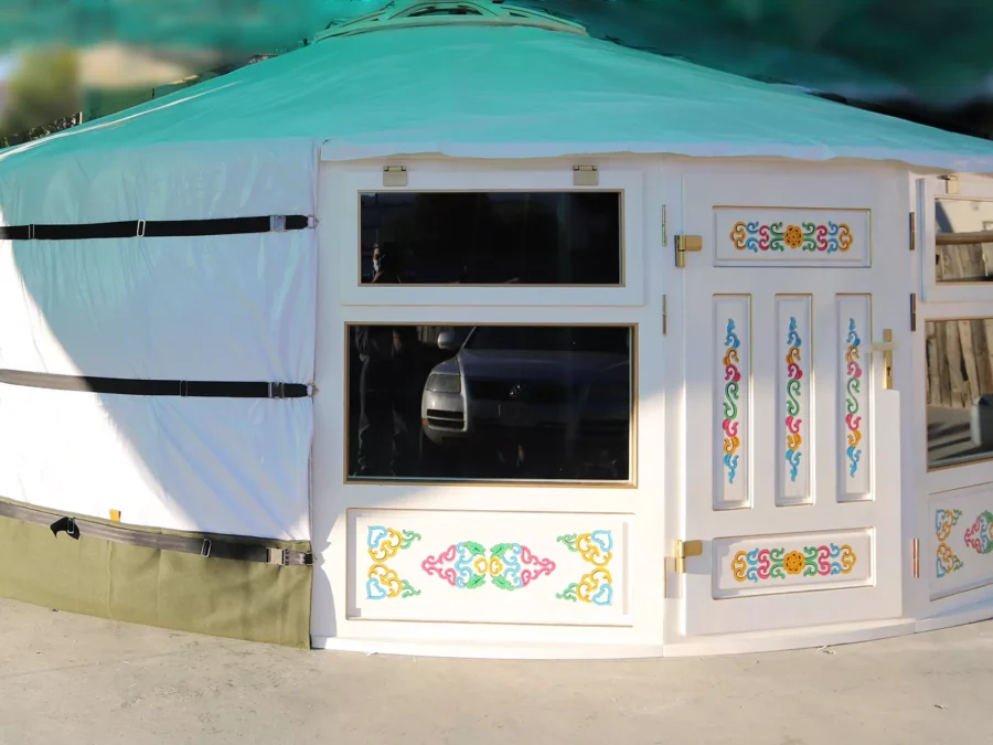 A 22t yurt with 2 front windows (Yurt #22330)