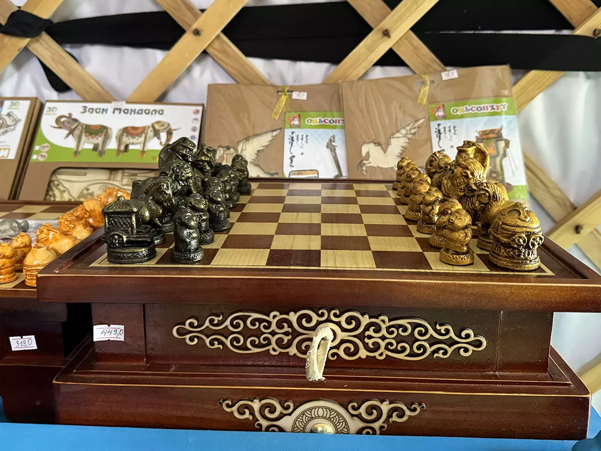 Yurt exhibition - furniture and artifacts (1)