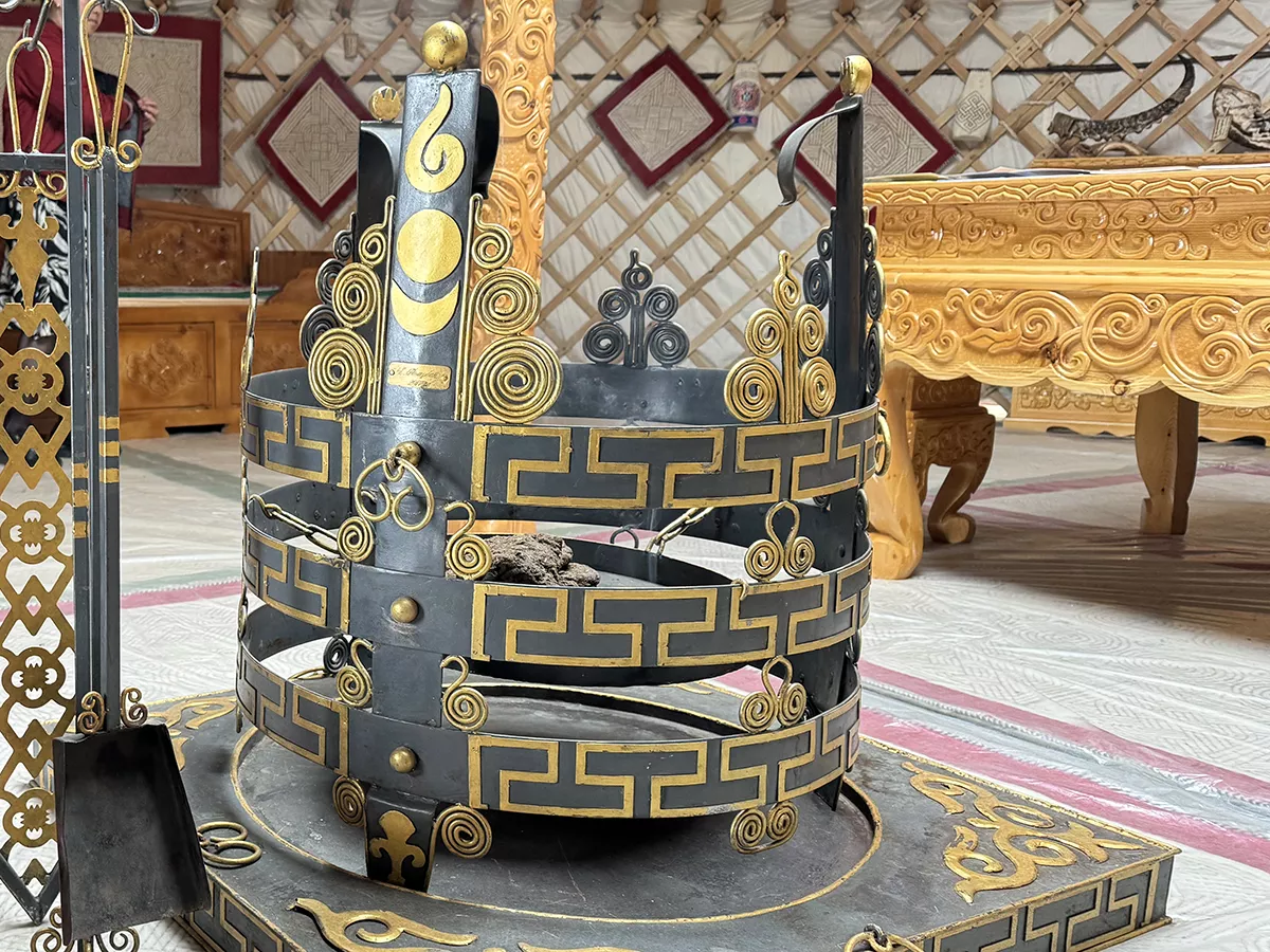 Yurt exhibition - furniture and artifacts (10)