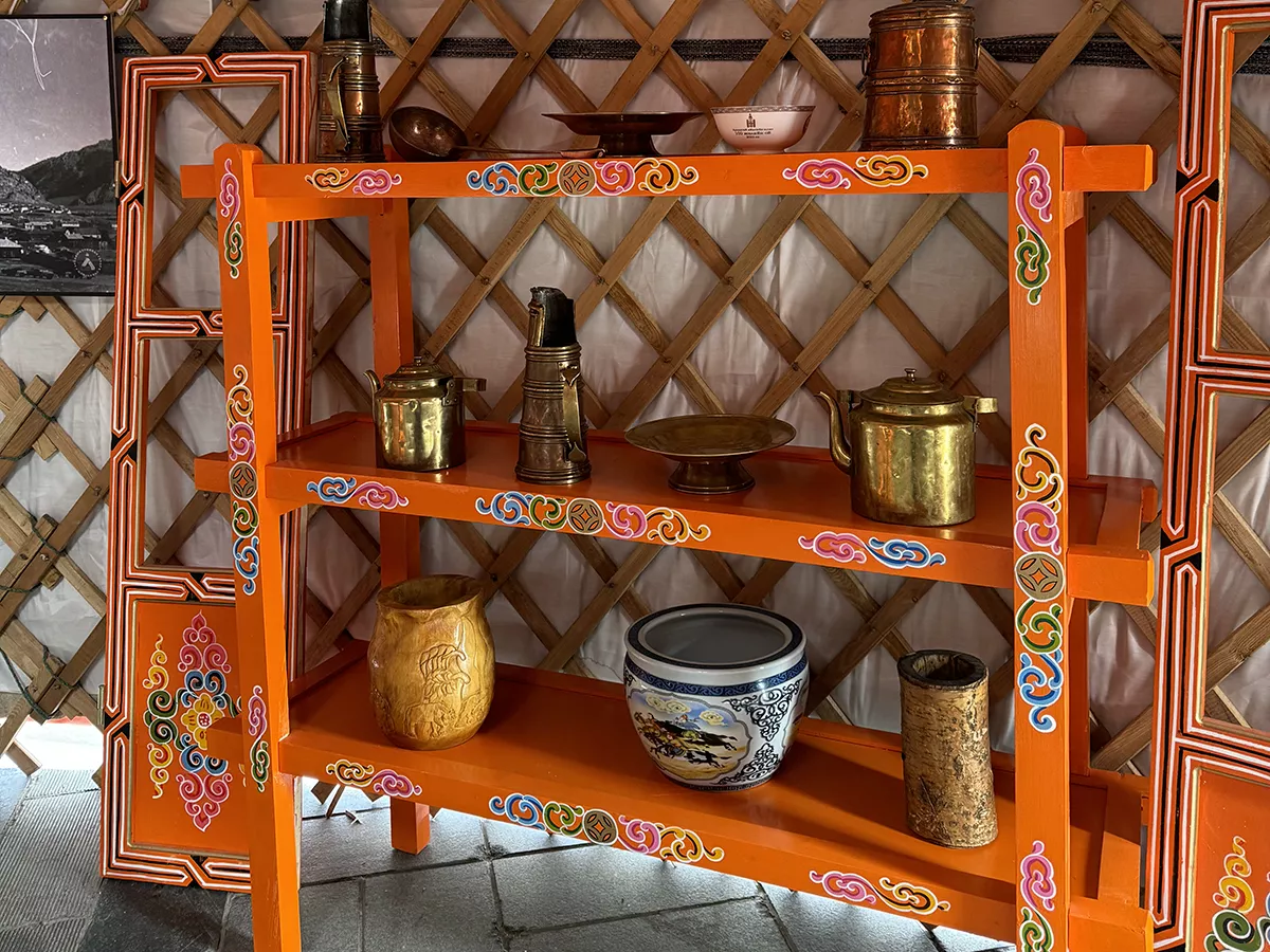 Yurt exhibition - furniture and artifacts (13)