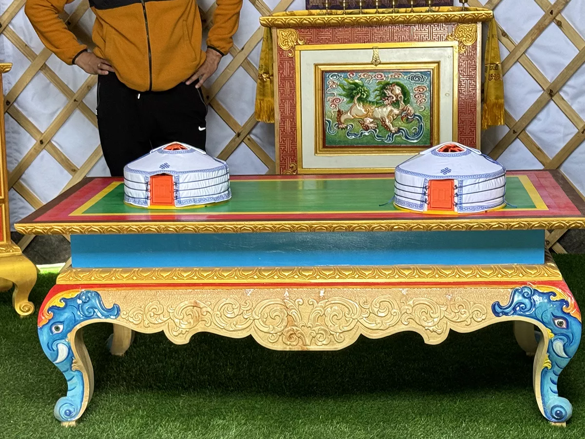 Yurt exhibition - furniture and artifacts (14)