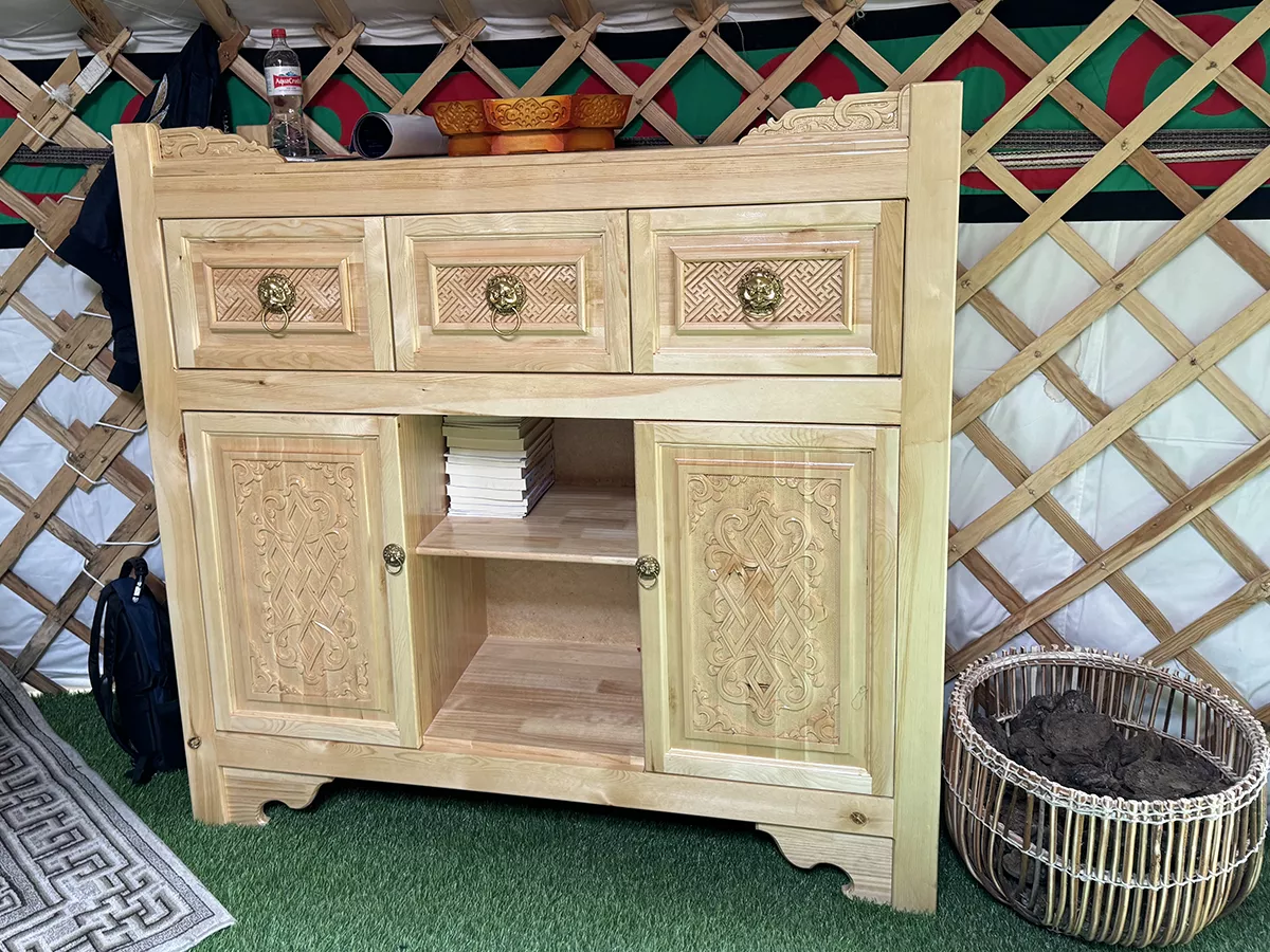 Yurt exhibition - furniture and artifacts (3)