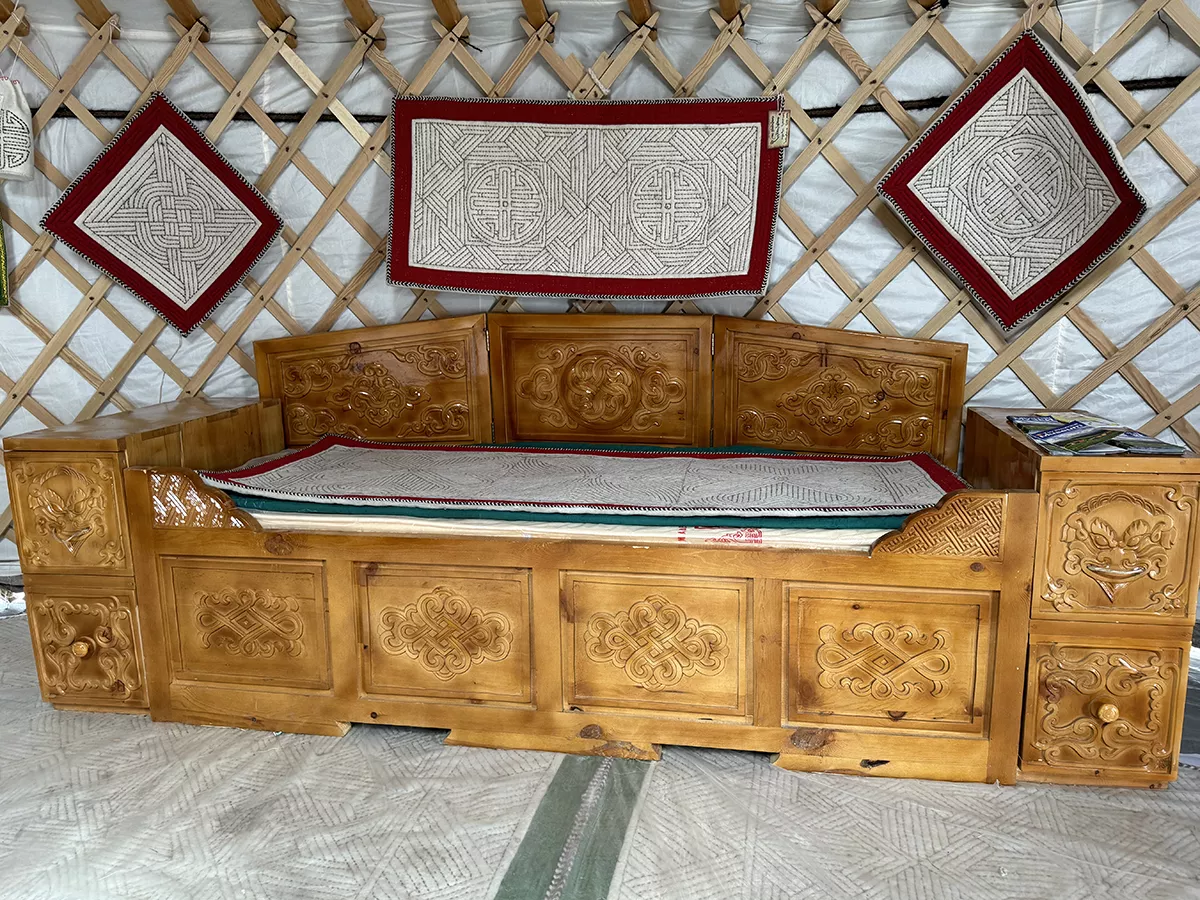 Yurt exhibition - furniture and artifacts (7)