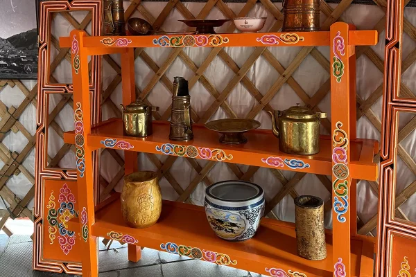 Yurt exhibition - furniture and artifacts (13)